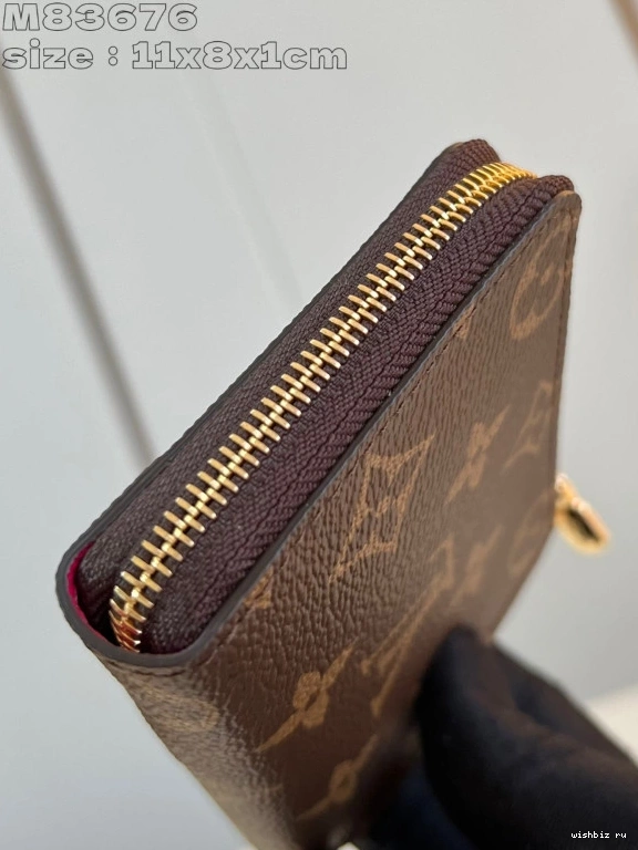 WIS Compact Wallet-11*8.5*1.5CM Vuitton Noa Louis 0720